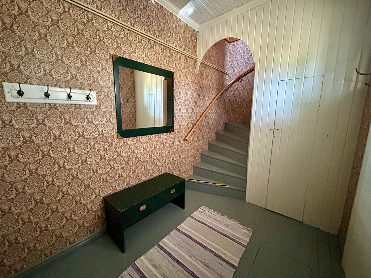 Hall och trappa Hall och trappa